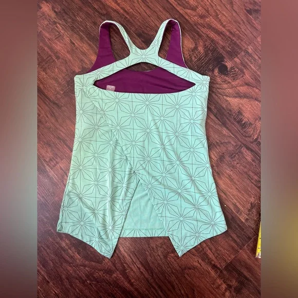 Rab Trance Tank Green Purple Geometric Womens Size 10 Athleisure Workout Preppy - Picture 8 of 10